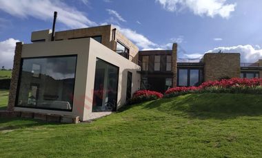 Arriendo CASA EN  CASA DE CAMPO LA CALERA