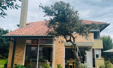 ALQUILO CASA MACADAMIA LA CALERA