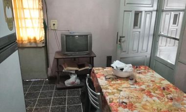 Casa a reciclar en venta - 4 Dormitorios 4 Baños - 290Mts2 - Caseros