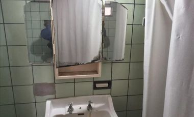 Casa a reciclar en venta - 4 Dormitorios 4 Baños - 290Mts2 - Caseros