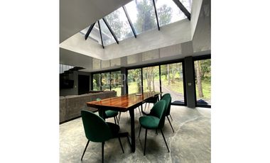 Oportunidad! Se Vende Hermosa Casa Moderna en Altos del Maria