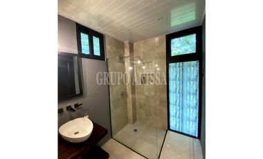 Oportunidad! Se Vende Hermosa Casa Moderna en Altos del Maria