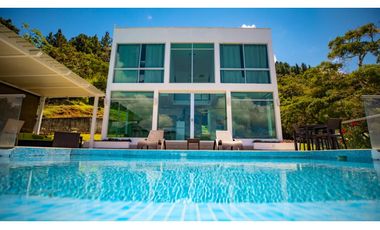 VENDO CABAÑA CON PISCINA EN ALTOS DEL MARIA 2300M2