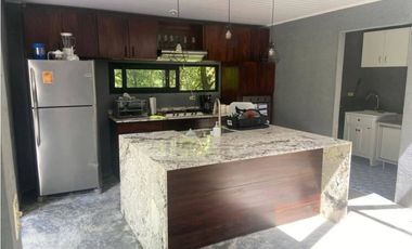 VENTA CASA TOTALMENTE AMOBLADA EN ALTOS DEL MARIA 1500 MT2