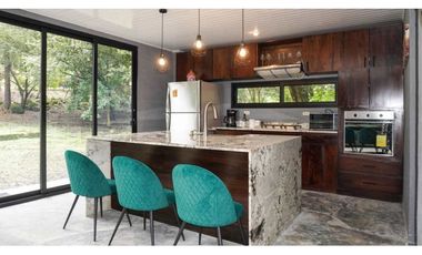 VENTA CASA TOTALMENTE AMOBLADA EN ALTOS DEL MARIA 1500 MT2