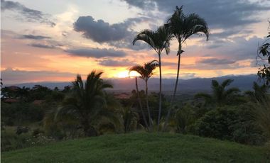 SE ARRIENDA HERMOSA CASA CAMPESTRE EN CERRITOS