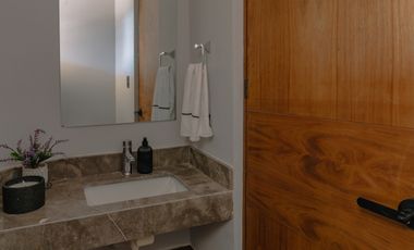 Hermosa casa equipada y con paneles solares.