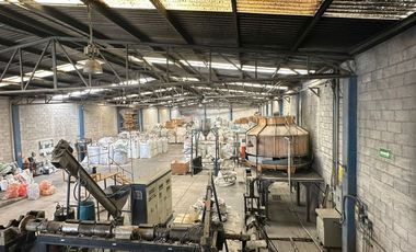 Venta de Bodega Industrial con inquilino en San Juan
