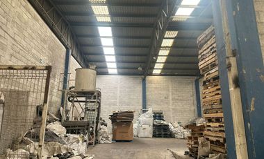 Venta de Bodega Industrial con inquilino en San Juan