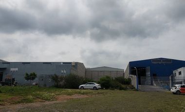 Venta de Bodega Industrial con inquilino en San Juan