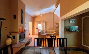 Venta casa en carlos paz oportunidad a 3 cuadras del río