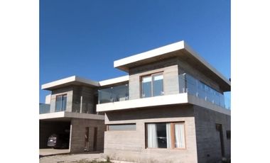 CASA EN VENTA EN  COSTA ESMERALDA Ecuestre 398