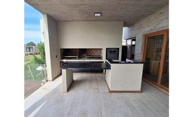 CASA EN VENTA EN  COSTA ESMERALDA Ecuestre 398