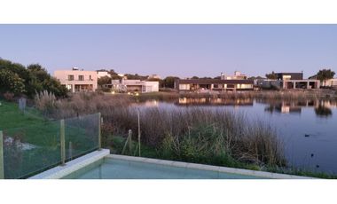 CASA EN VENTA EN  COSTA ESMERALDA Ecuestre 398