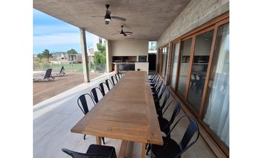 CASA EN ALQUILER EN  COSTA ESMERALDA - ECUESTRE 398