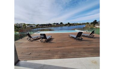 CASA EN ALQUILER EN  COSTA ESMERALDA - ECUESTRE 398