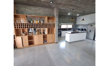 CASA EN ALQUILER EN  COSTA ESMERALDA - ECUESTRE 398