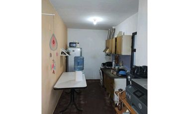 VENTA DE DPTO EN MONOBLOCK SOBRE CALLE MARIANO GÓMEZ, RIVADAVIA-MZA.