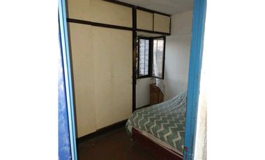 VENTA DE DPTO EN MONOBLOCK SOBRE CALLE MARIANO GÓMEZ, RIVADAVIA-MZA.