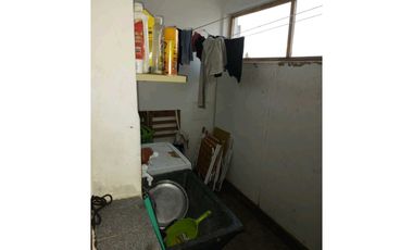 VENTA DE DPTO EN MONOBLOCK SOBRE CALLE MARIANO GÓMEZ, RIVADAVIA-MZA.