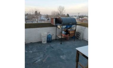 VENTA DE DPTO EN MONOBLOCK SOBRE CALLE MARIANO GÓMEZ, RIVADAVIA-MZA.