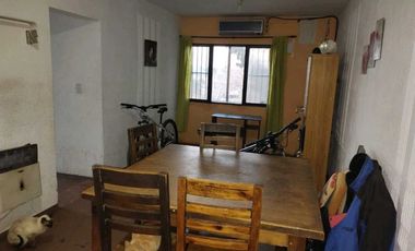 VENTA DE DPTO EN MONOBLOCK SOBRE CALLE MARIANO GÓMEZ, RIVADAVIA-MZA.