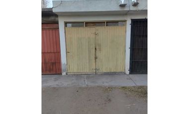 VENTA DE DPTO EN MONOBLOCK SOBRE CALLE MARIANO GÓMEZ, RIVADAVIA-MZA.