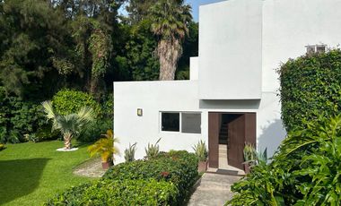 Casa en Fraccionamiento en Lomas de Jiutepec Jiutepec - CRB-1203-Fr