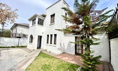 Casa en Venta en Sector Pedro de Valdivia/ Antonio Varas / Casa Comercial / Estacionamientos / Bodega