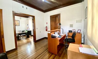 Casa en Venta en Sector Pedro de Valdivia/ Antonio Varas / Casa Comercial / Estacionamientos / Bodega