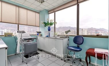 Se vende planta completa para consultas médicas u oficinas.