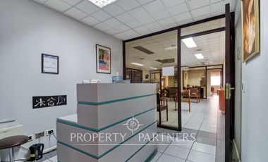 Se vende planta completa para consultas médicas u oficinas.