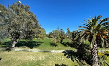 Departamento completamente remodelado con vista a cancha de golf
