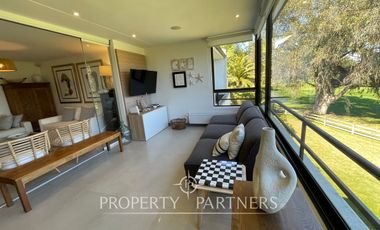 Departamento completamente remodelado con vista a cancha de golf