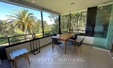 Departamento completamente remodelado con vista a cancha de golf