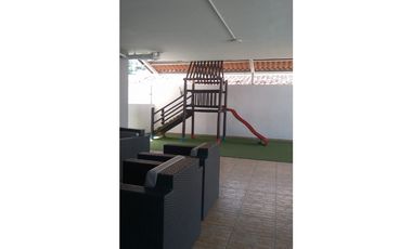 SE ALQUILA APARTAMENTO AMOBLADO EN ALTOS DEL GOLF