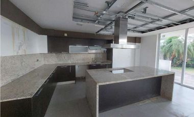 VENTA DE CASA EN COSTA SUR, PH COSTA ESMERALDA (OF)