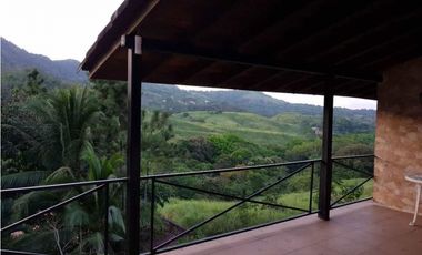 SE ALQUILA CASA EN LAS CUMBRES