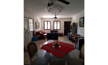 SE ALQUILA CASA EN LAS CUMBRES