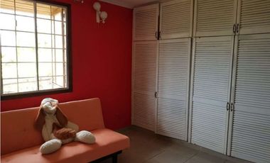 SE ALQUILA CASA EN LAS CUMBRES