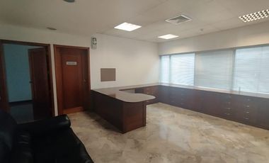 En Venta Amplio Local Industrial en Cercado de Lima