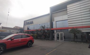 En Venta Amplio Local Industrial en Cercado de Lima