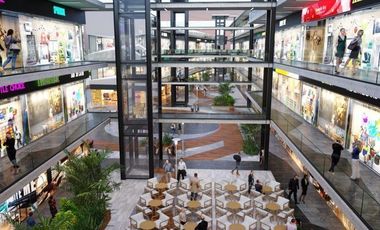 Venta de Locales en Plaza Comercial en El Barro Carretera Nacional en Preventa.