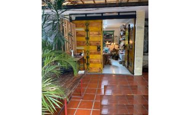 Local en Calasanz Barbería peluquería spa uñas