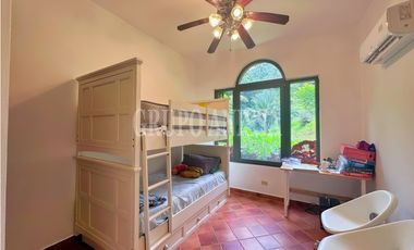 Se Vende Casa con impresionantes Vistas en Altos del Maria