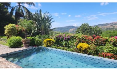 Se Vende Casa con impresionantes Vistas en Altos del Maria