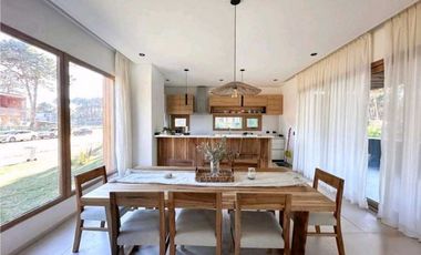 BARRIO PIONEROS PINAMAR- CASA DE CATEGORIA