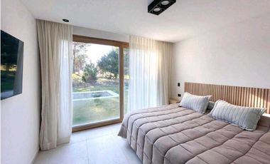 BARRIO PIONEROS PINAMAR- CASA DE CATEGORIA