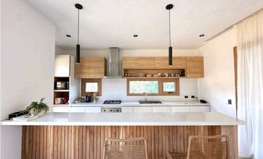 BARRIO PIONEROS PINAMAR- CASA DE CATEGORIA