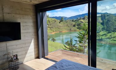 Vendo casa en el peñol con acceso al embalse